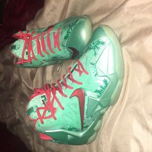 Xmas Lebron 11s